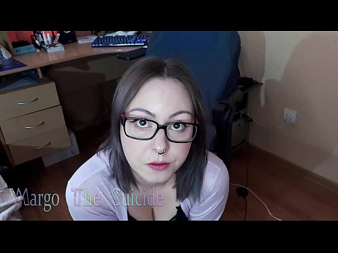 ❤️ Neska sexy betaurrekoekin dildoa zurrupatzen du kameraren aurrean ️❌ Porno pornoan eu.pornsos-com.ru ﹏