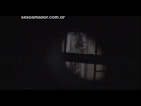 ❤️ Blondie ezkutuan grabatzen du auzoko voyeur batek adreilu hutsen atzean ezkutatuta ️❌ Porno pornoan eu.pornsos-com.ru ﹏