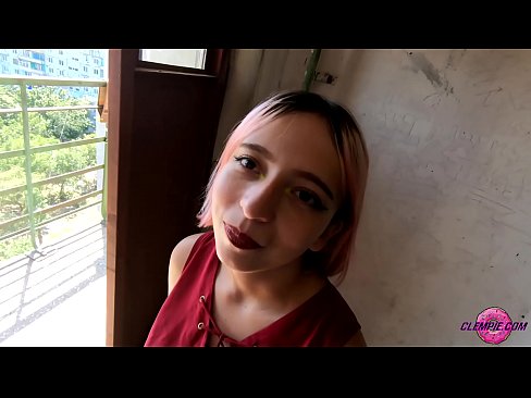 ❤️ Ikasle sentsuak arrotz bat zurrupatzen du kanpoaldean - Cum On His Face ️❌ Porno pornoan eu.pornsos-com.ru ﹏